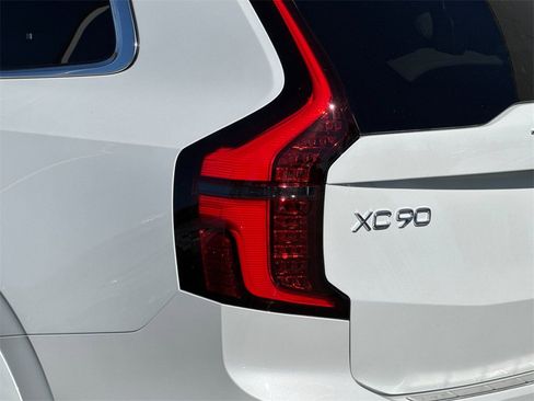 New 2026 Volvo XC90 B6 Core image 27