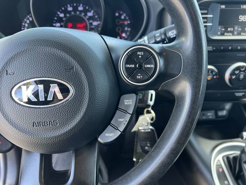 Used 2017 Kia Soul FWD image 20