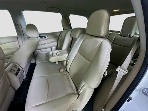 Used 2017 Nissan Pathfinder SV FWD image 26