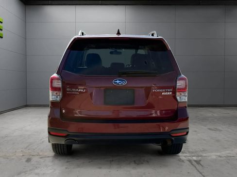 Used 2018 Subaru Forester 2.5i Premium w/ All-Weather Package AWD/4WD image 11