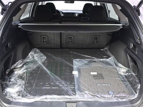 Used 2025 Subaru Outback Premium image 19