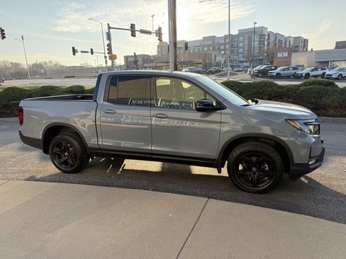 Used 2022 Honda Ridgeline Black Edition image 4