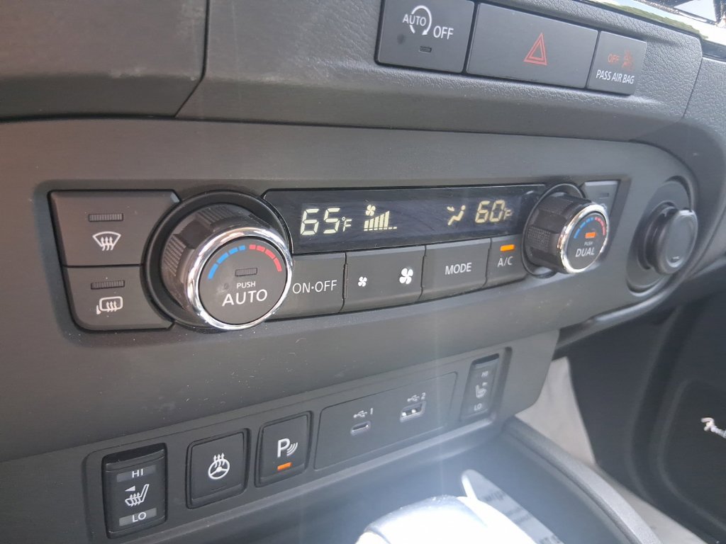 Used 2024 Nissan Frontier SV w/ SV Convenience Package RWD image 16