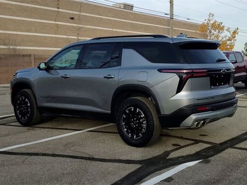 Used 2025 Chevrolet Traverse Z71 w/ Driver Confidence Package image 6