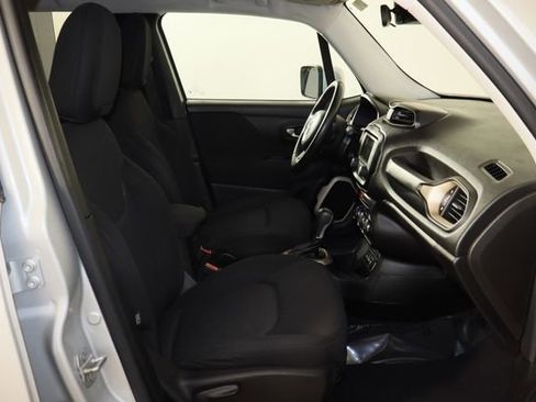 Used 2017 Jeep Renegade Latitude image 20