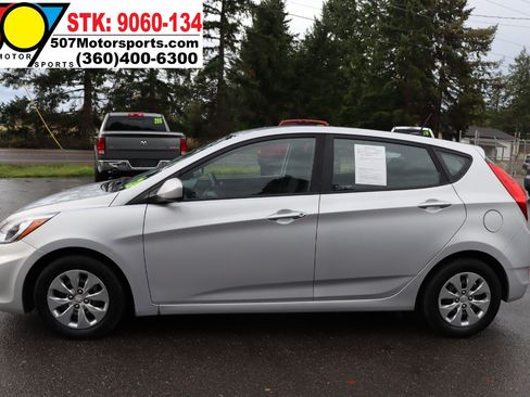 Used 2017 Hyundai Accent SE image 5