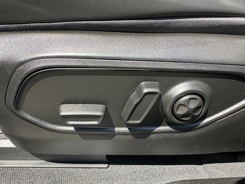 Certified 2022 Jeep Grand Cherokee Limited AWD/4WD image 23