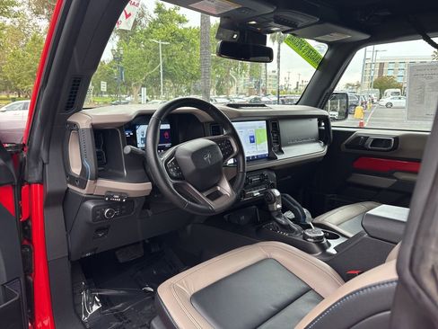 Used 2022 Ford Bronco Wildtrak image 8