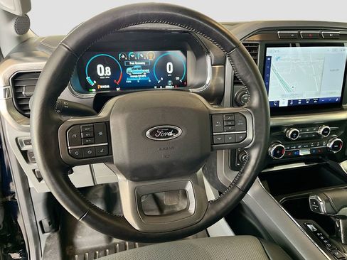 Used 2022 Ford F150 Lariat image 11