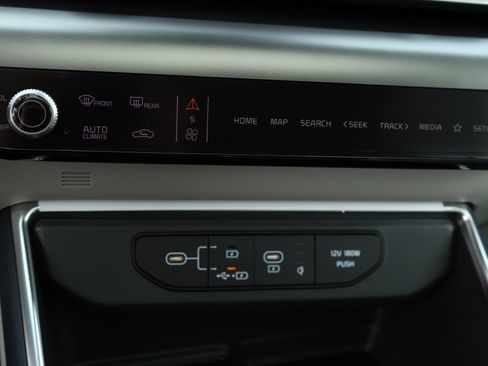 New 2026 Kia Carnival SX w/ SX Dark Edition Package FWD image 10