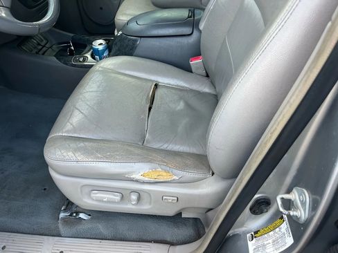 Used 2006 Toyota Sequoia SR5 image 19