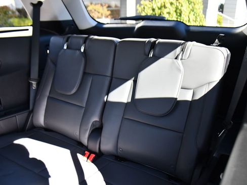 Used 2026 Ford Explorer Active w/ Active Comfort Package image 22