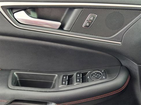 Used 2021 Ford Edge ST-Line image 26