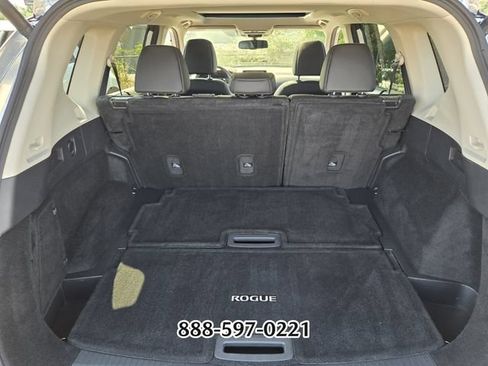 Used 2021 Nissan Rogue SL FWD image 17