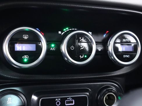 Used 2018 FIAT 500L Lounge image 24