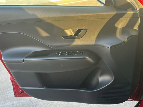 Certified 2025 Hyundai Kona SEL image 19