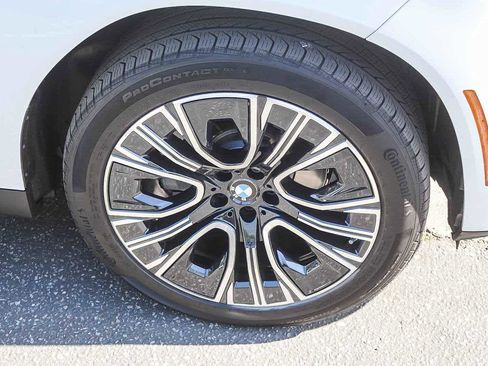 Used 2025 BMW X3 xDrive30i w/ Premium Package image 9