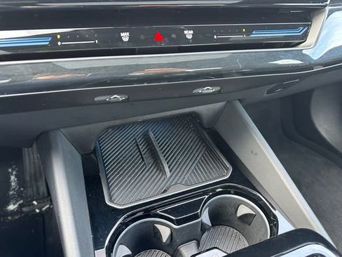 Used 2024 BMW 530i xDrive image 21