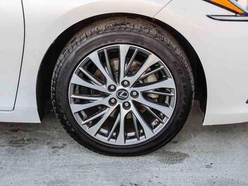 Used 2021 Lexus ES 250 w/ Premium Package image 11