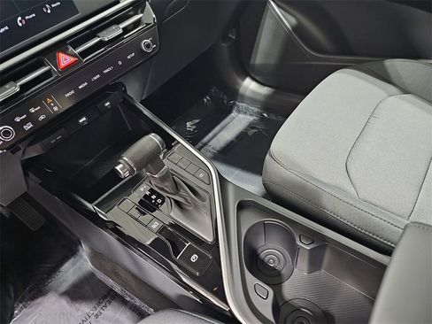Used 2024 Kia Niro LX image 24