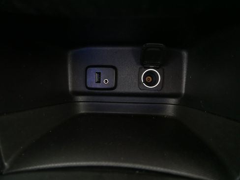 Used 2018 Chevrolet Equinox LT image 28