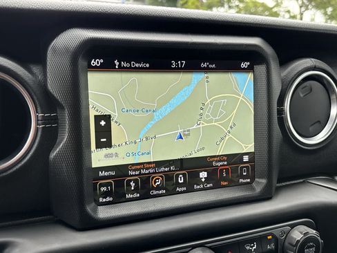 Used 2019 Jeep Wrangler Unlimited Sahara AWD/4WD image 24
