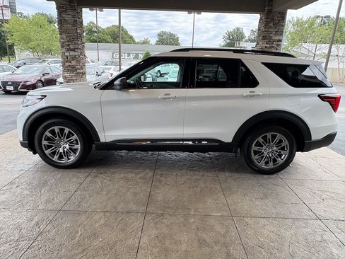 Used 2025 Ford Explorer Active w/ Active Comfort Package AWD/4WD image 9