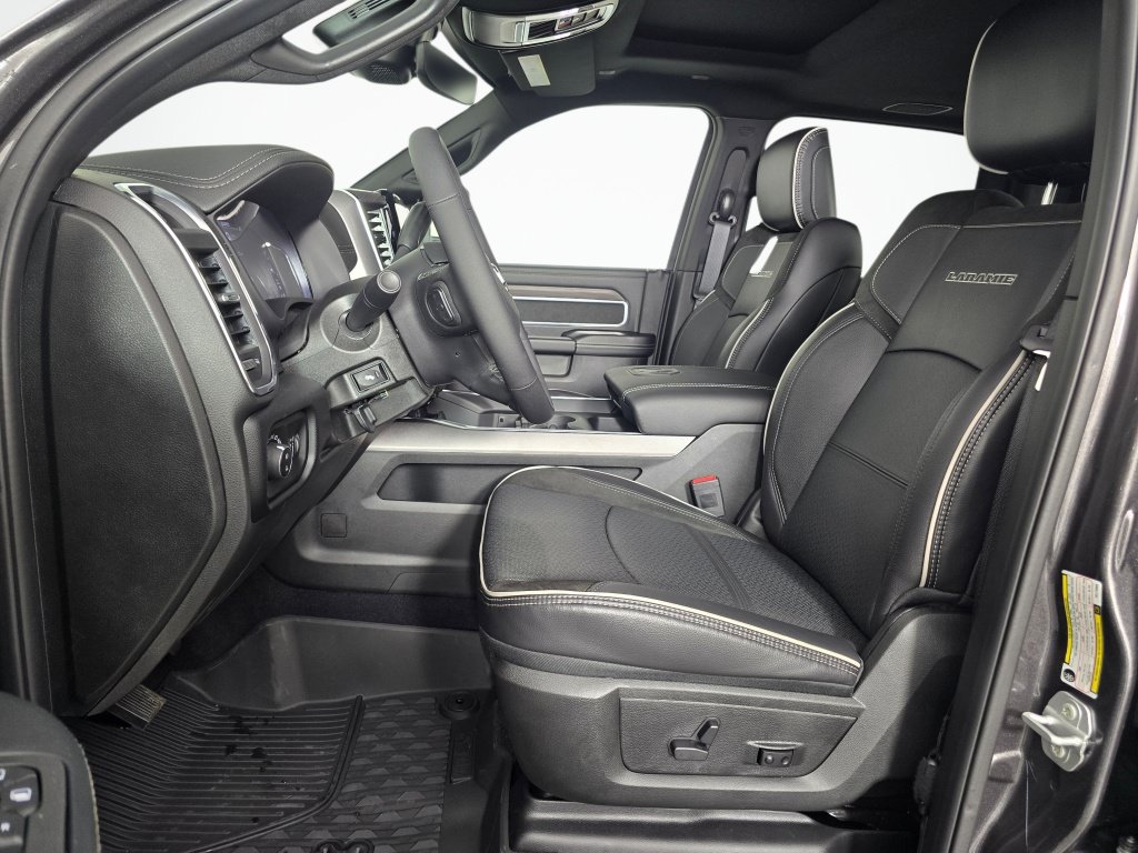 New 2026 RAM 2500 Laramie AWD/4WD image 21