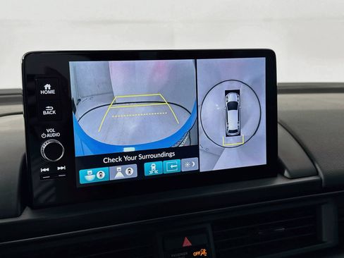 Used 2025 Honda Pilot TrailSport image 14