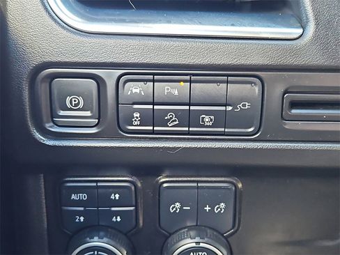 Certified 2022 Chevrolet Tahoe Z71 w/ Luxury Package image 18