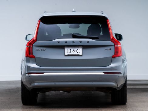 Used 2025 Volvo XC90 B5 Core AWD/4WD image 5