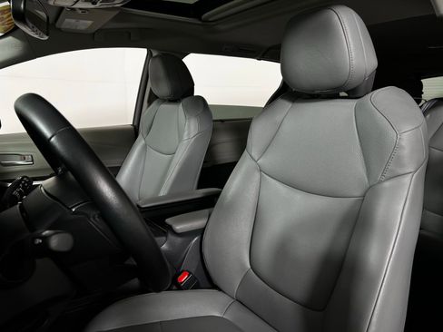 Certified 2024 Toyota Sienna XLE image 13