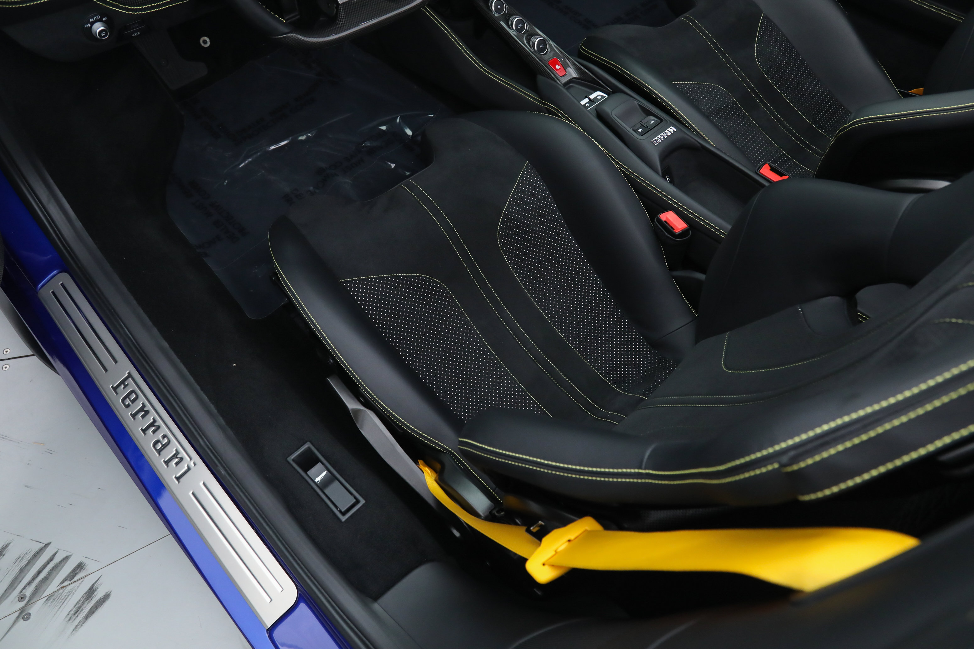 Certified 2022 Ferrari F8 Tributo RWD image 28