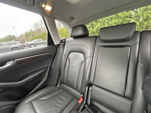 Used 2017 Audi Q5 2.0T Premium Plus w/ Technology Package image 19