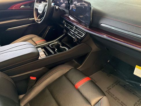 New 2026 Chevrolet Traverse RS AWD/4WD image 13