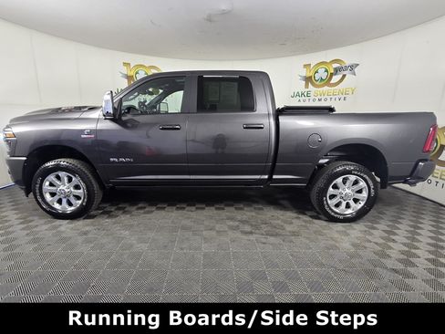Used 2025 RAM 2500 Laramie AWD/4WD image 4