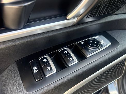Used 2023 Kia Telluride S w/ S Sunroof Package AWD/4WD image 11