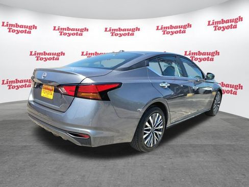 Used 2025 Nissan Altima 2.5 SV image 23