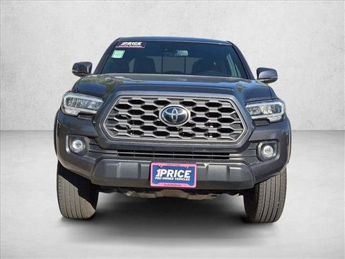 Used 2022 Toyota Tacoma TRD Off-Road w/ Technology Package AWD/4WD image 2
