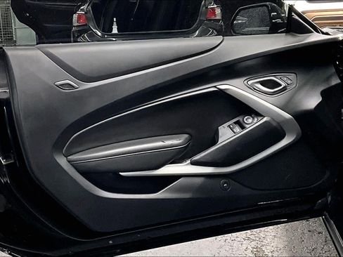 Used 2017 Chevrolet Camaro LT RWD image 21