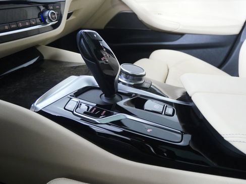 Used 2023 BMW 530i w/ Premium Package image 25