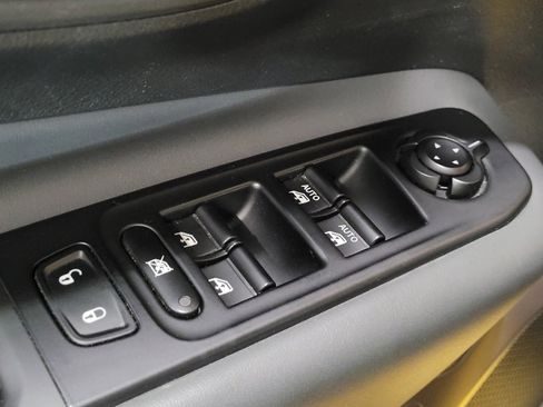 Used 2023 Jeep Renegade Latitude image 27