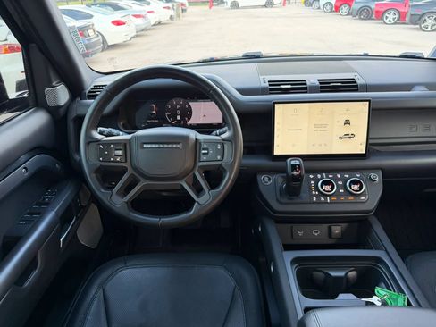 Used 2023 Land Rover Defender 130 X-Dynamic SE AWD/4WD image 34
