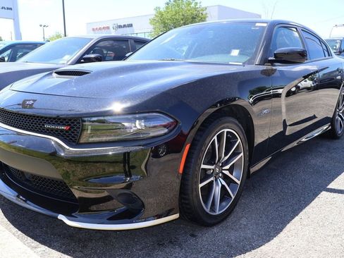 Used 2023 Dodge Charger R/T w/ Plus Group RWD image 2