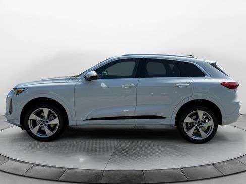 New 2025 Audi Q5 Premium Plus image 4