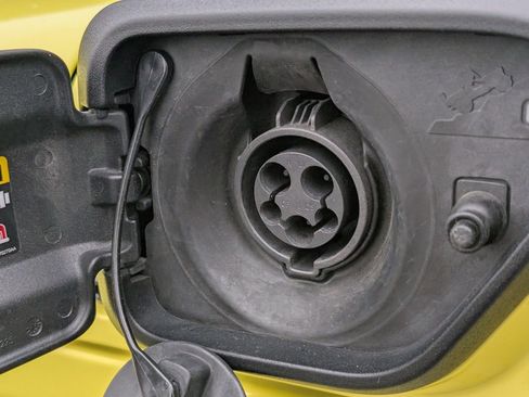 Used 2023 Jeep Wrangler Sahara w/ Cold Weather Group image 19