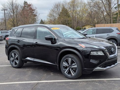 Certified 2022 Nissan Rogue Platinum w/ Head-Up Display Package image 3