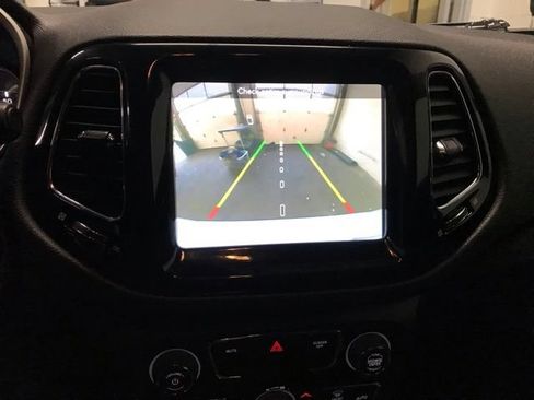 Used 2019 Jeep Compass Limited FWD image 15