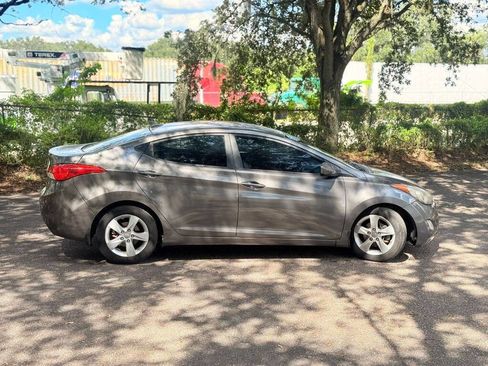 Used 2013 Hyundai Elantra GLS w/ Preferred Pkg FWD image 3
