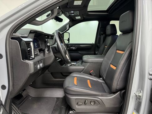 Used 2025 GMC Sierra 2500 AT4 w/ AT4 Premium Plus Package AWD/4WD image 22